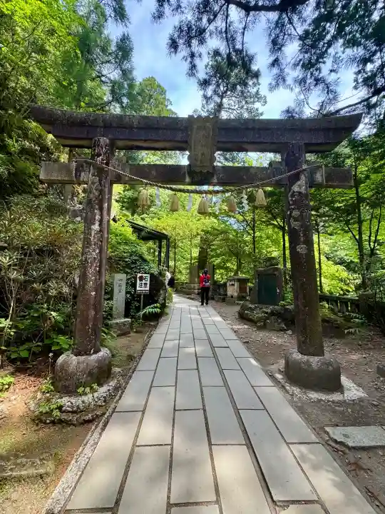 榛名神社の{uncategorized: "未分類", other: "その他", undefined: "問題あり", building: "その他建物", grave: "お墓", sacred_gate: "鳥居", guardian: "狛犬", statue: "像", buddha: "仏像", history: "歴史", nature: "自然", garden: "庭園", animal: "動物", pagoda: "塔", temizu: "手水舎", mountain_gate: "山門・神門", sanctuary: "本殿・本堂", subordinate: "末社・摂社", art: "芸術", scenery: "景色", jizo: "地蔵", ema: "絵馬", goshuin: "御朱印", omikuji: "おみくじ", items: "授与品その他", amulet: "お守り", goshuincho: "御朱印帳", eats: "食事", festival: "お祭り", votive_dance: "神楽", shichigosan: "七五三参", wedding: "結婚式", experience: "体験その他", initially: "初詣", around: "周辺", anti_infection: "感染症対策"}