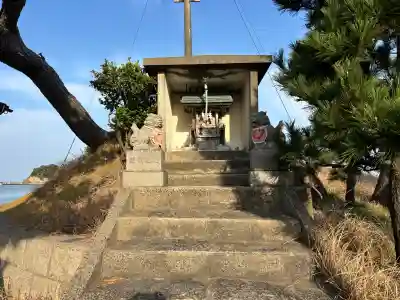 島児神社の{uncategorized: "未分類", other: "その他", undefined: "問題あり", building: "その他建物", grave: "お墓", sacred_gate: "鳥居", guardian: "狛犬", statue: "像", buddha: "仏像", history: "歴史", nature: "自然", garden: "庭園", animal: "動物", pagoda: "塔", temizu: "手水舎", mountain_gate: "山門・神門", sanctuary: "本殿・本堂", subordinate: "末社・摂社", art: "芸術", scenery: "景色", jizo: "地蔵", ema: "絵馬", goshuin: "御朱印", omikuji: "おみくじ", items: "授与品その他", amulet: "お守り", goshuincho: "御朱印帳", eats: "食事", festival: "お祭り", votive_dance: "神楽", shichigosan: "七五三参", wedding: "結婚式", experience: "体験その他", initially: "初詣", around: "周辺", anti_infection: "感染症対策"}