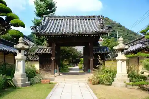 如来寺の山門