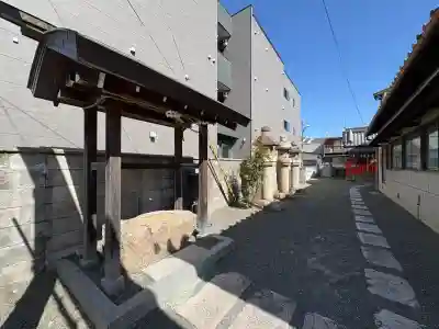 伊勢向神社の{uncategorized: "未分類", other: "その他", undefined: "問題あり", building: "その他建物", grave: "お墓", sacred_gate: "鳥居", guardian: "狛犬", statue: "像", buddha: "仏像", history: "歴史", nature: "自然", garden: "庭園", animal: "動物", pagoda: "塔", temizu: "手水舎", mountain_gate: "山門・神門", sanctuary: "本殿・本堂", subordinate: "末社・摂社", art: "芸術", scenery: "景色", jizo: "地蔵", ema: "絵馬", goshuin: "御朱印", omikuji: "おみくじ", items: "授与品その他", amulet: "お守り", goshuincho: "御朱印帳", eats: "食事", festival: "お祭り", votive_dance: "神楽", shichigosan: "七五三参", wedding: "結婚式", experience: "体験その他", initially: "初詣", around: "周辺", anti_infection: "感染症対策"}