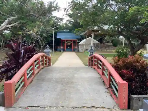 世並蔵神社の建物その他