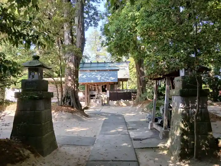 八王子神社の{uncategorized: "未分類", other: "その他", undefined: "問題あり", building: "その他建物", grave: "お墓", sacred_gate: "鳥居", guardian: "狛犬", statue: "像", buddha: "仏像", history: "歴史", nature: "自然", garden: "庭園", animal: "動物", pagoda: "塔", temizu: "手水舎", mountain_gate: "山門・神門", sanctuary: "本殿・本堂", subordinate: "末社・摂社", art: "芸術", scenery: "景色", jizo: "地蔵", ema: "絵馬", goshuin: "御朱印", omikuji: "おみくじ", items: "授与品その他", amulet: "お守り", goshuincho: "御朱印帳", eats: "食事", festival: "お祭り", votive_dance: "神楽", shichigosan: "七五三参", wedding: "結婚式", experience: "体験その他", initially: "初詣", around: "周辺", anti_infection: "感染症対策"}