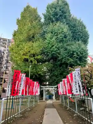 出世稲荷神社の{uncategorized: "未分類", other: "その他", undefined: "問題あり", building: "その他建物", grave: "お墓", sacred_gate: "鳥居", guardian: "狛犬", statue: "像", buddha: "仏像", history: "歴史", nature: "自然", garden: "庭園", animal: "動物", pagoda: "塔", temizu: "手水舎", mountain_gate: "山門・神門", sanctuary: "本殿・本堂", subordinate: "末社・摂社", art: "芸術", scenery: "景色", jizo: "地蔵", ema: "絵馬", goshuin: "御朱印", omikuji: "おみくじ", items: "授与品その他", amulet: "お守り", goshuincho: "御朱印帳", eats: "食事", festival: "お祭り", votive_dance: "神楽", shichigosan: "七五三参", wedding: "結婚式", experience: "体験その他", initially: "初詣", around: "周辺", anti_infection: "感染症対策"}