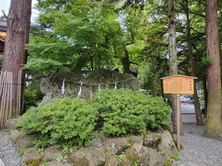 諏訪大社下社秋宮の自然