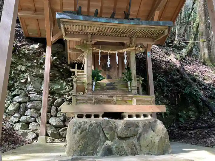 丹生神社の本殿・本堂