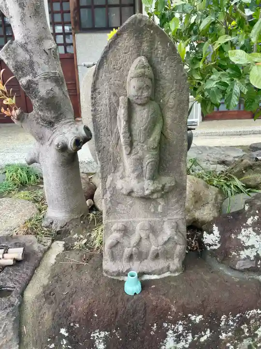 龍泉院の{uncategorized: "未分類", other: "その他", undefined: "問題あり", building: "その他建物", grave: "お墓", sacred_gate: "鳥居", guardian: "狛犬", statue: "像", buddha: "仏像", history: "歴史", nature: "自然", garden: "庭園", animal: "動物", pagoda: "塔", temizu: "手水舎", mountain_gate: "山門・神門", sanctuary: "本殿・本堂", subordinate: "末社・摂社", art: "芸術", scenery: "景色", jizo: "地蔵", ema: "絵馬", goshuin: "御朱印", omikuji: "おみくじ", items: "授与品その他", amulet: "お守り", goshuincho: "御朱印帳", eats: "食事", festival: "お祭り", votive_dance: "神楽", shichigosan: "七五三参", wedding: "結婚式", experience: "体験その他", initially: "初詣", around: "周辺", anti_infection: "感染症対策"}