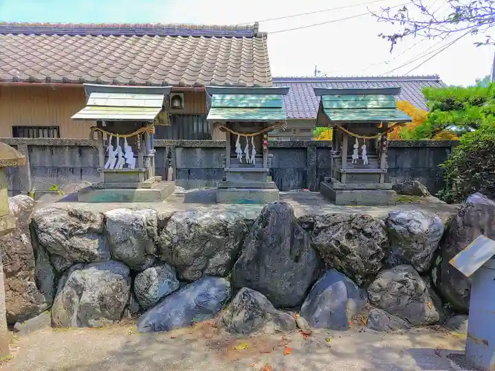 堤治神社の末社・摂社