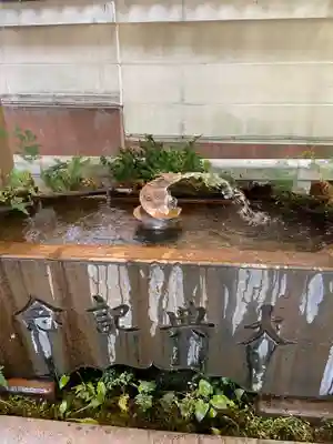 小野照崎神社の手水舎