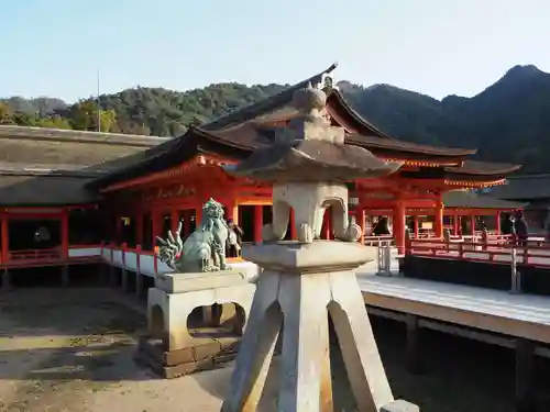 厳島神社の本殿