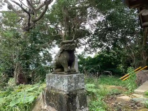 稲荷神社の狛犬