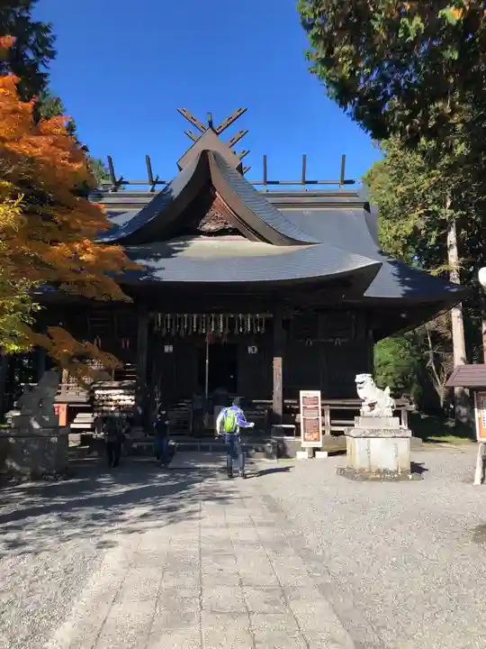 冨士御室浅間神社の本殿・本堂