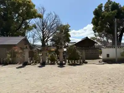 與杼神社の{uncategorized: "未分類", other: "その他", undefined: "問題あり", building: "その他建物", grave: "お墓", sacred_gate: "鳥居", guardian: "狛犬", statue: "像", buddha: "仏像", history: "歴史", nature: "自然", garden: "庭園", animal: "動物", pagoda: "塔", temizu: "手水舎", mountain_gate: "山門・神門", sanctuary: "本殿・本堂", subordinate: "末社・摂社", art: "芸術", scenery: "景色", jizo: "地蔵", ema: "絵馬", goshuin: "御朱印", omikuji: "おみくじ", items: "授与品その他", amulet: "お守り", goshuincho: "御朱印帳", eats: "食事", festival: "お祭り", votive_dance: "神楽", shichigosan: "七五三参", wedding: "結婚式", experience: "体験その他", initially: "初詣", around: "周辺", anti_infection: "感染症対策"}