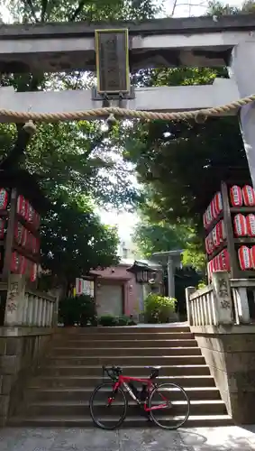 池尻稲荷神社の鳥居