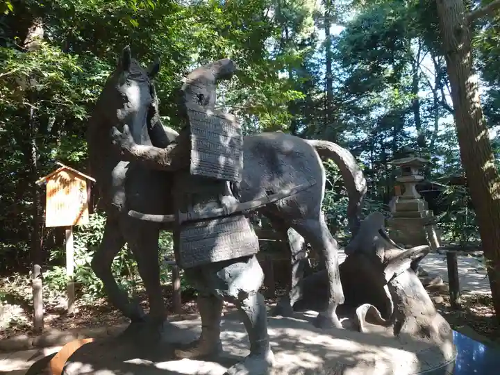 駒木諏訪神社の像