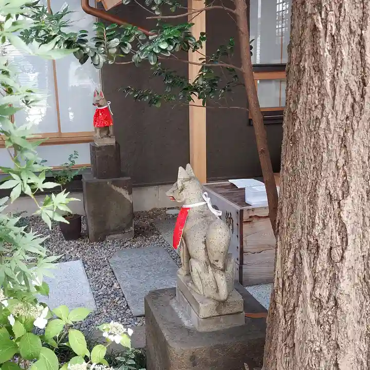 五十稲荷神社(栄寿稲荷神社)の狛犬