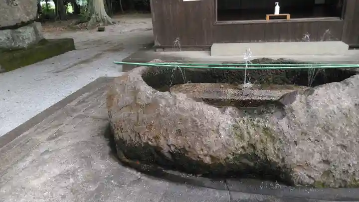 嘯吹八幡神社の手水舎