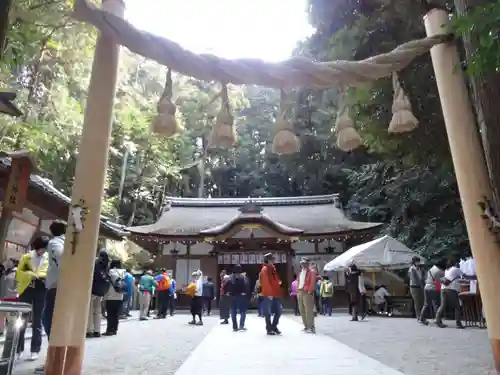 狭井坐大神荒魂神社(狭井神社)の本殿