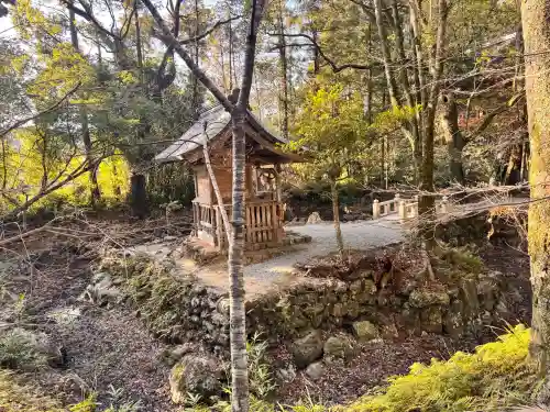 土佐神社の{uncategorized: "未分類", other: "その他", undefined: "問題あり", building: "その他建物", grave: "お墓", sacred_gate: "鳥居", guardian: "狛犬", statue: "像", buddha: "仏像", history: "歴史", nature: "自然", garden: "庭園", animal: "動物", pagoda: "塔", temizu: "手水舎", mountain_gate: "山門・神門", sanctuary: "本殿・本堂", subordinate: "末社・摂社", art: "芸術", scenery: "景色", jizo: "地蔵", ema: "絵馬", goshuin: "御朱印", omikuji: "おみくじ", items: "授与品その他", amulet: "お守り", goshuincho: "御朱印帳", eats: "食事", festival: "お祭り", votive_dance: "神楽", shichigosan: "七五三参", wedding: "結婚式", experience: "体験その他", initially: "初詣", around: "周辺", anti_infection: "感染症対策"}