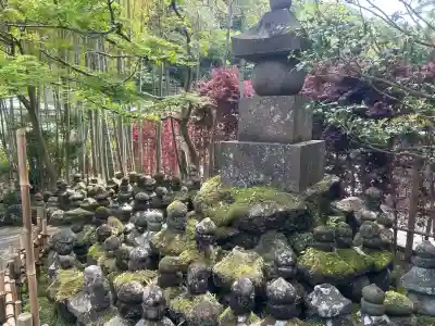 報国寺の{uncategorized: "未分類", other: "その他", undefined: "問題あり", building: "その他建物", grave: "お墓", sacred_gate: "鳥居", guardian: "狛犬", statue: "像", buddha: "仏像", history: "歴史", nature: "自然", garden: "庭園", animal: "動物", pagoda: "塔", temizu: "手水舎", mountain_gate: "山門・神門", sanctuary: "本殿・本堂", subordinate: "末社・摂社", art: "芸術", scenery: "景色", jizo: "地蔵", ema: "絵馬", goshuin: "御朱印", omikuji: "おみくじ", items: "授与品その他", amulet: "お守り", goshuincho: "御朱印帳", eats: "食事", festival: "お祭り", votive_dance: "神楽", shichigosan: "七五三参", wedding: "結婚式", experience: "体験その他", initially: "初詣", around: "周辺", anti_infection: "感染症対策"}