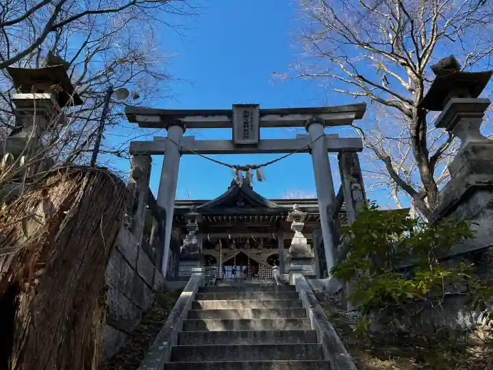 石都々古和気神社の{uncategorized: "未分類", other: "その他", undefined: "問題あり", building: "その他建物", grave: "お墓", sacred_gate: "鳥居", guardian: "狛犬", statue: "像", buddha: "仏像", history: "歴史", nature: "自然", garden: "庭園", animal: "動物", pagoda: "塔", temizu: "手水舎", mountain_gate: "山門・神門", sanctuary: "本殿・本堂", subordinate: "末社・摂社", art: "芸術", scenery: "景色", jizo: "地蔵", ema: "絵馬", goshuin: "御朱印", omikuji: "おみくじ", items: "授与品その他", amulet: "お守り", goshuincho: "御朱印帳", eats: "食事", festival: "お祭り", votive_dance: "神楽", shichigosan: "七五三参", wedding: "結婚式", experience: "体験その他", initially: "初詣", around: "周辺", anti_infection: "感染症対策"}