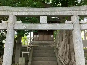 須賀神社の{uncategorized: "未分類", other: "その他", undefined: "問題あり", building: "その他建物", grave: "お墓", sacred_gate: "鳥居", guardian: "狛犬", statue: "像", buddha: "仏像", history: "歴史", nature: "自然", garden: "庭園", animal: "動物", pagoda: "塔", temizu: "手水舎", mountain_gate: "山門・神門", sanctuary: "本殿・本堂", subordinate: "末社・摂社", art: "芸術", scenery: "景色", jizo: "地蔵", ema: "絵馬", goshuin: "御朱印", omikuji: "おみくじ", items: "授与品その他", amulet: "お守り", goshuincho: "御朱印帳", eats: "食事", festival: "お祭り", votive_dance: "神楽", shichigosan: "七五三参", wedding: "結婚式", experience: "体験その他", initially: "初詣", around: "周辺", anti_infection: "感染症対策"}
