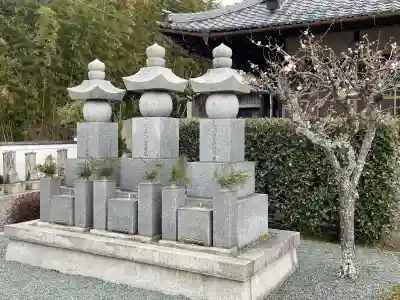 大師寺の{uncategorized: "未分類", other: "その他", undefined: "問題あり", building: "その他建物", grave: "お墓", sacred_gate: "鳥居", guardian: "狛犬", statue: "像", buddha: "仏像", history: "歴史", nature: "自然", garden: "庭園", animal: "動物", pagoda: "塔", temizu: "手水舎", mountain_gate: "山門・神門", sanctuary: "本殿・本堂", subordinate: "末社・摂社", art: "芸術", scenery: "景色", jizo: "地蔵", ema: "絵馬", goshuin: "御朱印", omikuji: "おみくじ", items: "授与品その他", amulet: "お守り", goshuincho: "御朱印帳", eats: "食事", festival: "お祭り", votive_dance: "神楽", shichigosan: "七五三参", wedding: "結婚式", experience: "体験その他", initially: "初詣", around: "周辺", anti_infection: "感染症対策"}