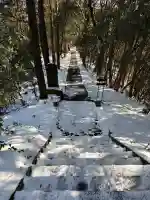 四津山神社の{uncategorized: "未分類", other: "その他", undefined: "問題あり", building: "その他建物", grave: "お墓", sacred_gate: "鳥居", guardian: "狛犬", statue: "像", buddha: "仏像", history: "歴史", nature: "自然", garden: "庭園", animal: "動物", pagoda: "塔", temizu: "手水舎", mountain_gate: "山門・神門", sanctuary: "本殿・本堂", subordinate: "末社・摂社", art: "芸術", scenery: "景色", jizo: "地蔵", ema: "絵馬", goshuin: "御朱印", omikuji: "おみくじ", items: "授与品その他", amulet: "お守り", goshuincho: "御朱印帳", eats: "食事", festival: "お祭り", votive_dance: "神楽", shichigosan: "七五三参", wedding: "結婚式", experience: "体験その他", initially: "初詣", around: "周辺", anti_infection: "感染症対策"}