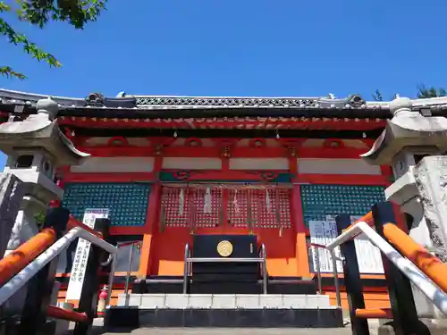 塚越稲荷神社の本殿