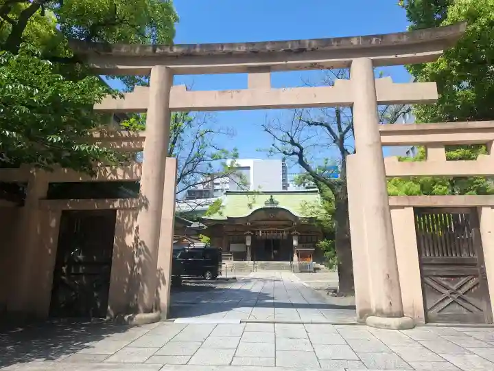 火防 陶器神社(坐摩神社末社)の{uncategorized: "未分類", other: "その他", undefined: "問題あり", building: "その他建物", grave: "お墓", sacred_gate: "鳥居", guardian: "狛犬", statue: "像", buddha: "仏像", history: "歴史", nature: "自然", garden: "庭園", animal: "動物", pagoda: "塔", temizu: "手水舎", mountain_gate: "山門・神門", sanctuary: "本殿・本堂", subordinate: "末社・摂社", art: "芸術", scenery: "景色", jizo: "地蔵", ema: "絵馬", goshuin: "御朱印", omikuji: "おみくじ", items: "授与品その他", amulet: "お守り", goshuincho: "御朱印帳", eats: "食事", festival: "お祭り", votive_dance: "神楽", shichigosan: "七五三参", wedding: "結婚式", experience: "体験その他", initially: "初詣", around: "周辺", anti_infection: "感染症対策"}