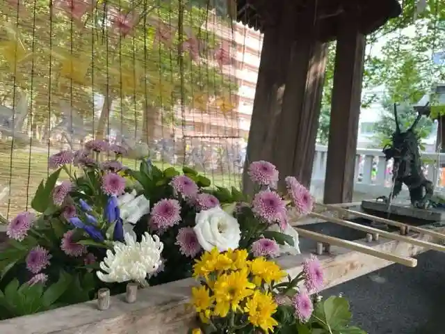 彌彦神社 (伊夜日子神社)の手水舎