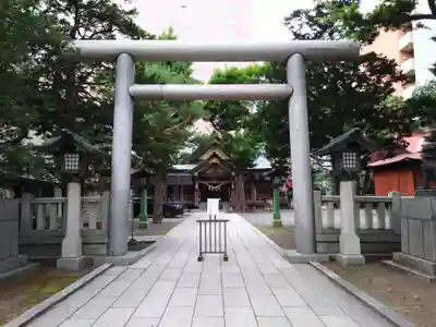 三吉神社の鳥居
