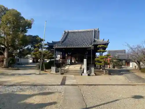 久米田寺の{uncategorized: "未分類", other: "その他", undefined: "問題あり", building: "その他建物", grave: "お墓", sacred_gate: "鳥居", guardian: "狛犬", statue: "像", buddha: "仏像", history: "歴史", nature: "自然", garden: "庭園", animal: "動物", pagoda: "塔", temizu: "手水舎", mountain_gate: "山門・神門", sanctuary: "本殿・本堂", subordinate: "末社・摂社", art: "芸術", scenery: "景色", jizo: "地蔵", ema: "絵馬", goshuin: "御朱印", omikuji: "おみくじ", items: "授与品その他", amulet: "お守り", goshuincho: "御朱印帳", eats: "食事", festival: "お祭り", votive_dance: "神楽", shichigosan: "七五三参", wedding: "結婚式", experience: "体験その他", initially: "初詣", around: "周辺", anti_infection: "感染症対策"}