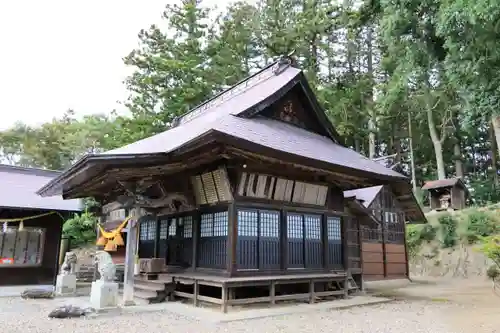 長屋神社の本殿・本堂
