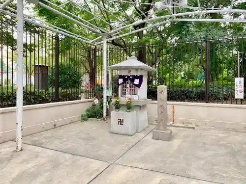 新川平和地蔵尊のその他建物