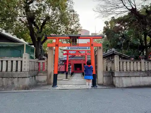 赤土稲荷大明神の鳥居
