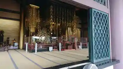 西新井大師総持寺の本殿・本堂