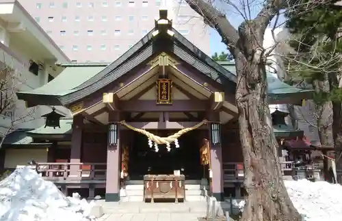 三吉神社の本殿