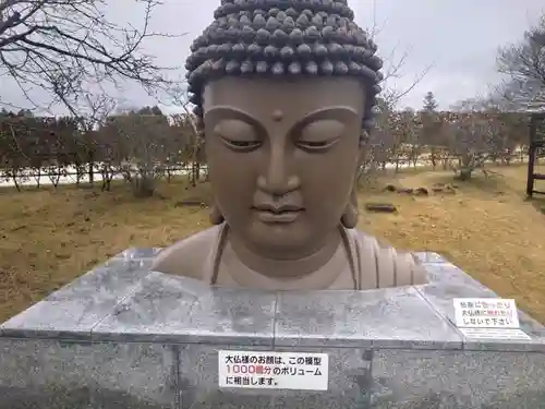 東本願寺本廟 牛久浄苑（牛久大仏）の仏像