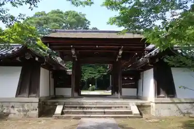 西教寺の山門・神門