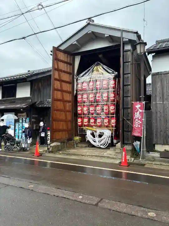 日吉神社(勝野)の{uncategorized: "未分類", other: "その他", undefined: "問題あり", building: "その他建物", grave: "お墓", sacred_gate: "鳥居", guardian: "狛犬", statue: "像", buddha: "仏像", history: "歴史", nature: "自然", garden: "庭園", animal: "動物", pagoda: "塔", temizu: "手水舎", mountain_gate: "山門・神門", sanctuary: "本殿・本堂", subordinate: "末社・摂社", art: "芸術", scenery: "景色", jizo: "地蔵", ema: "絵馬", goshuin: "御朱印", omikuji: "おみくじ", items: "授与品その他", amulet: "お守り", goshuincho: "御朱印帳", eats: "食事", festival: "お祭り", votive_dance: "神楽", shichigosan: "七五三参", wedding: "結婚式", experience: "体験その他", initially: "初詣", around: "周辺", anti_infection: "感染症対策"}