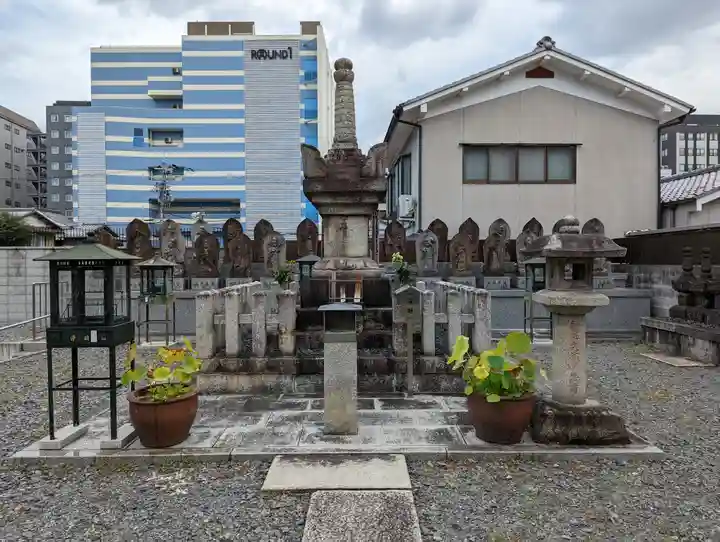 誠心院(東北寺誠心院)の塔