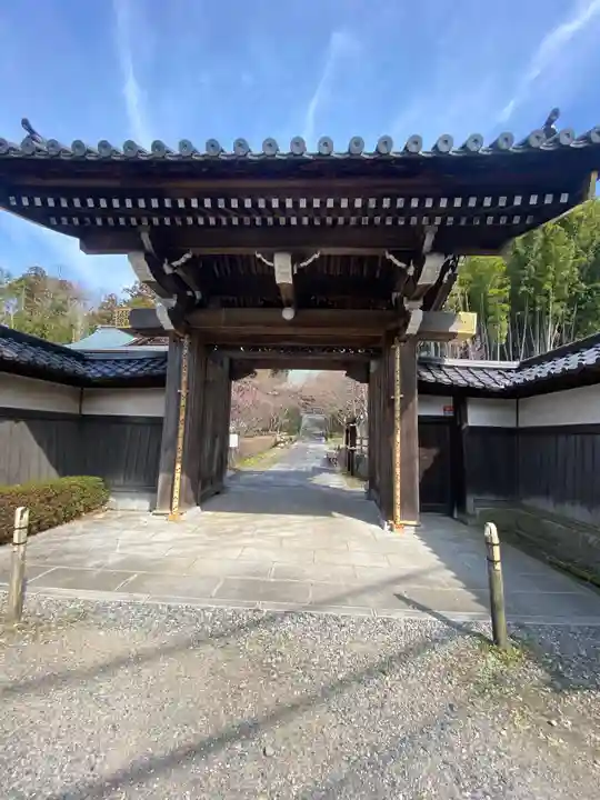 心行寺の山門・神門