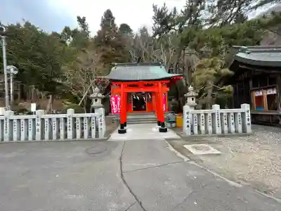 鶴若稲荷神社の{uncategorized: "未分類", other: "その他", undefined: "問題あり", building: "その他建物", grave: "お墓", sacred_gate: "鳥居", guardian: "狛犬", statue: "像", buddha: "仏像", history: "歴史", nature: "自然", garden: "庭園", animal: "動物", pagoda: "塔", temizu: "手水舎", mountain_gate: "山門・神門", sanctuary: "本殿・本堂", subordinate: "末社・摂社", art: "芸術", scenery: "景色", jizo: "地蔵", ema: "絵馬", goshuin: "御朱印", omikuji: "おみくじ", items: "授与品その他", amulet: "お守り", goshuincho: "御朱印帳", eats: "食事", festival: "お祭り", votive_dance: "神楽", shichigosan: "七五三参", wedding: "結婚式", experience: "体験その他", initially: "初詣", around: "周辺", anti_infection: "感染症対策"}