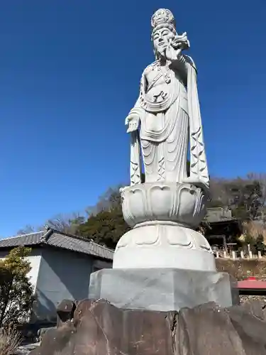 埼玉厄除け開運大師・龍泉寺（切り絵御朱印発祥の寺）(埼玉県)