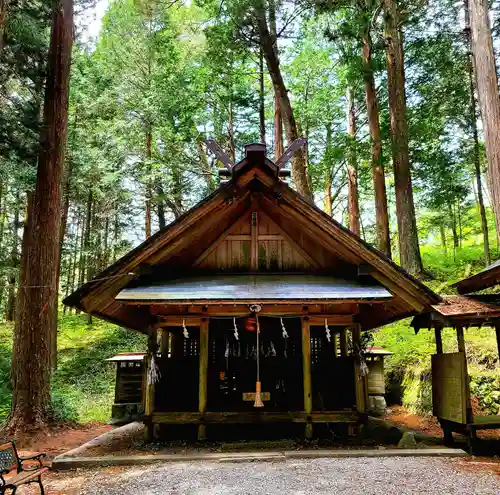 浪合神社の本殿