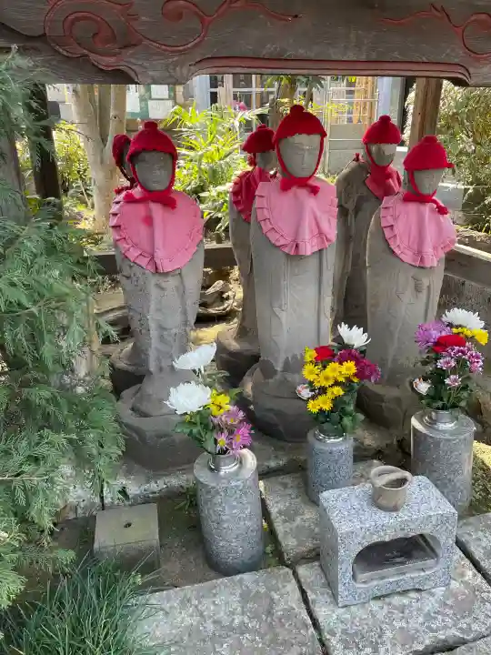 海蔵院の{uncategorized: "未分類", other: "その他", undefined: "問題あり", building: "その他建物", grave: "お墓", sacred_gate: "鳥居", guardian: "狛犬", statue: "像", buddha: "仏像", history: "歴史", nature: "自然", garden: "庭園", animal: "動物", pagoda: "塔", temizu: "手水舎", mountain_gate: "山門・神門", sanctuary: "本殿・本堂", subordinate: "末社・摂社", art: "芸術", scenery: "景色", jizo: "地蔵", ema: "絵馬", goshuin: "御朱印", omikuji: "おみくじ", items: "授与品その他", amulet: "お守り", goshuincho: "御朱印帳", eats: "食事", festival: "お祭り", votive_dance: "神楽", shichigosan: "七五三参", wedding: "結婚式", experience: "体験その他", initially: "初詣", around: "周辺", anti_infection: "感染症対策"}