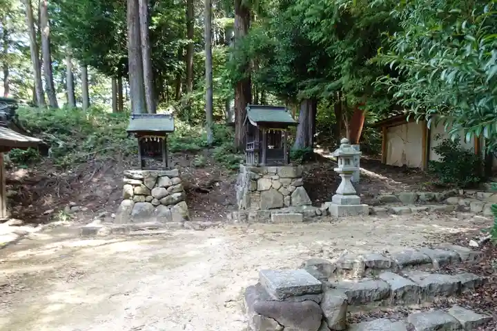 胡宮神社(敏満寺史跡)の末社・摂社