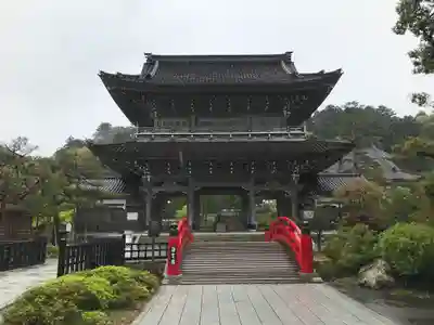 総持寺祖院の山門・神門