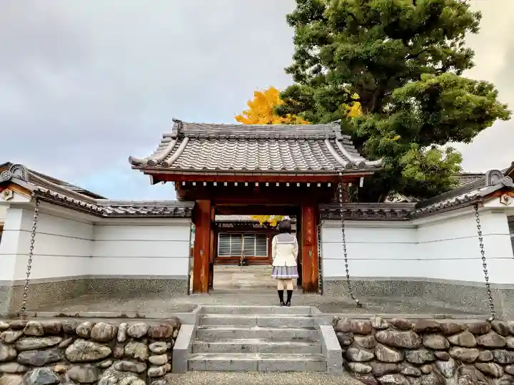 光通寺の山門・神門