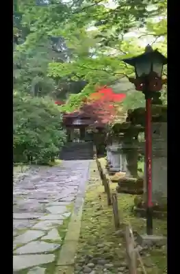 日光山輪王寺 大猷院の{uncategorized: "未分類", other: "その他", undefined: "問題あり", building: "その他建物", grave: "お墓", sacred_gate: "鳥居", guardian: "狛犬", statue: "像", buddha: "仏像", history: "歴史", nature: "自然", garden: "庭園", animal: "動物", pagoda: "塔", temizu: "手水舎", mountain_gate: "山門・神門", sanctuary: "本殿・本堂", subordinate: "末社・摂社", art: "芸術", scenery: "景色", jizo: "地蔵", ema: "絵馬", goshuin: "御朱印", omikuji: "おみくじ", items: "授与品その他", amulet: "お守り", goshuincho: "御朱印帳", eats: "食事", festival: "お祭り", votive_dance: "神楽", shichigosan: "七五三参", wedding: "結婚式", experience: "体験その他", initially: "初詣", around: "周辺", anti_infection: "感染症対策"}